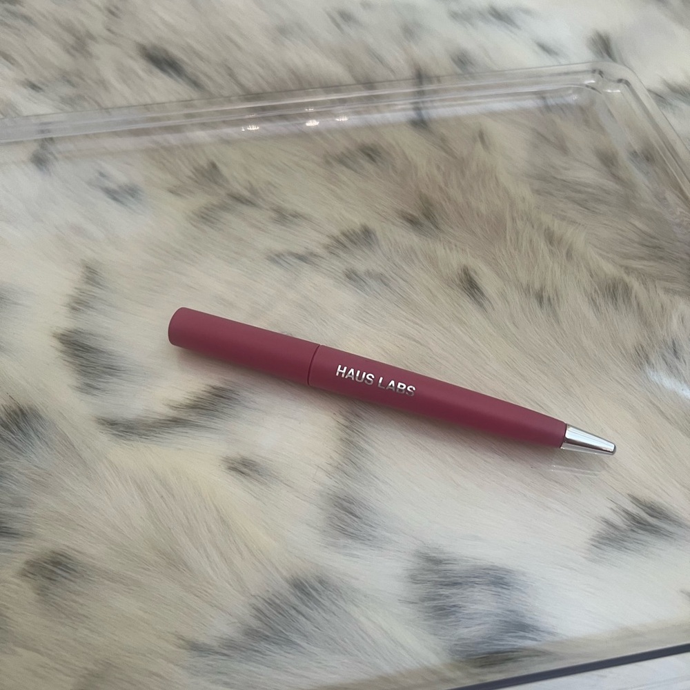 LE MONSTER LIP CRAYON Haus labs